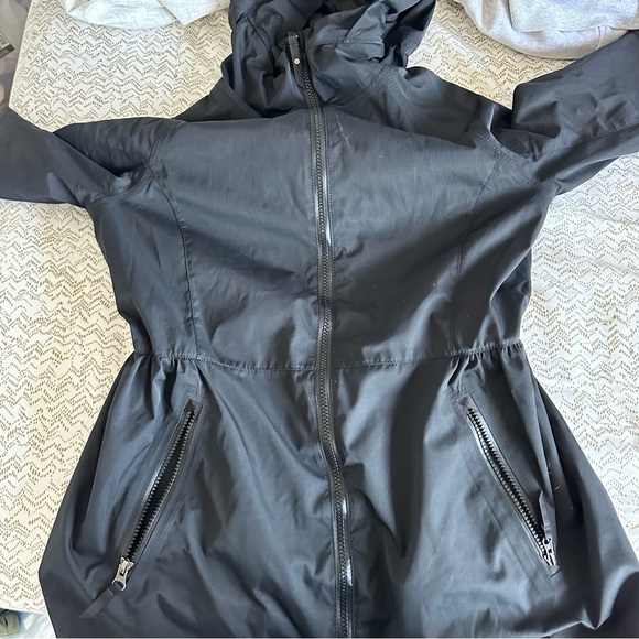 Lululemon Rain for Daze Jacket - Picture 4 of 6